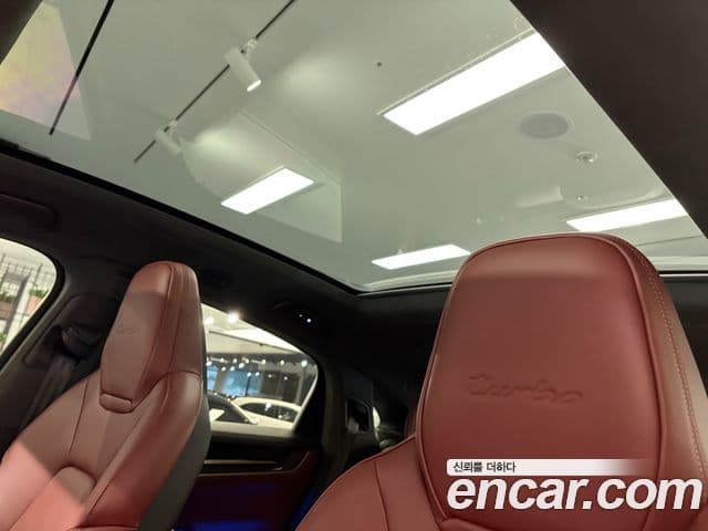 Porsche Cayenne 2025 — ფოტო 12/20