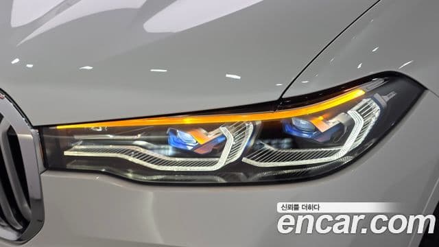 BMW X7 2022 — Photo 4/34