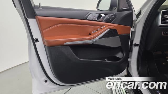 BMW X7 2022 — Photo 20/34