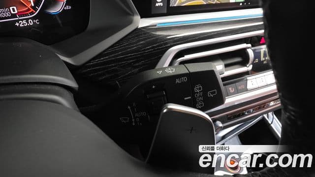 BMW X7 2022 — Photo 14/34