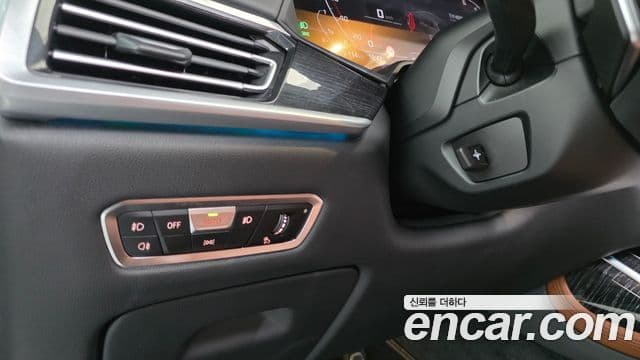 BMW X7 2022 — Photo 12/34