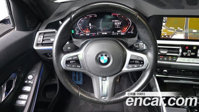 BMW 3 Series 2021 — ფოტო 13/20