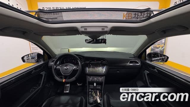 Volkswagen Tiguan 2020 — Şəkil 13/20