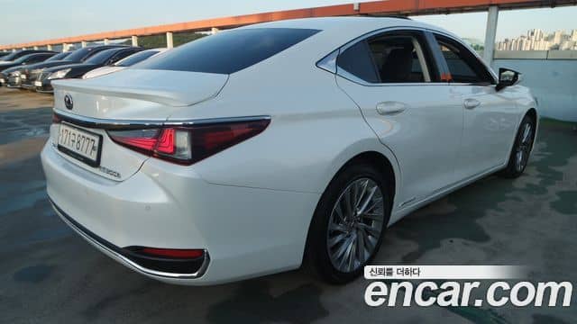 Lexus ES300h, 2021