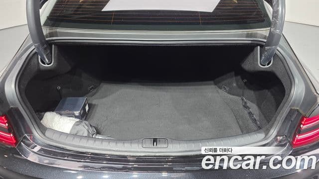 Genesis Electrified G80 2024 — Şəkil 19/20