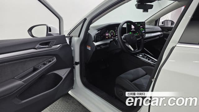 Volkswagen Golf 2025 — Şəkil 10/20