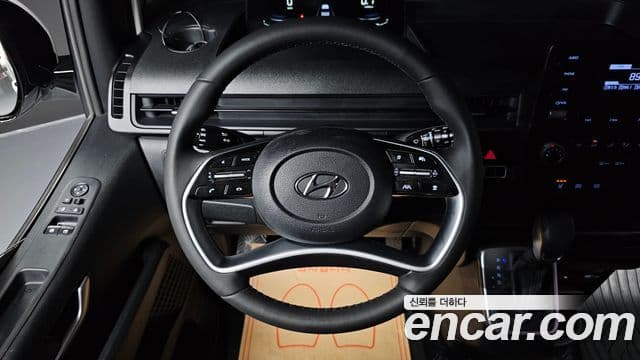 Hyundai Staria 2023 — ფოტო 14/20