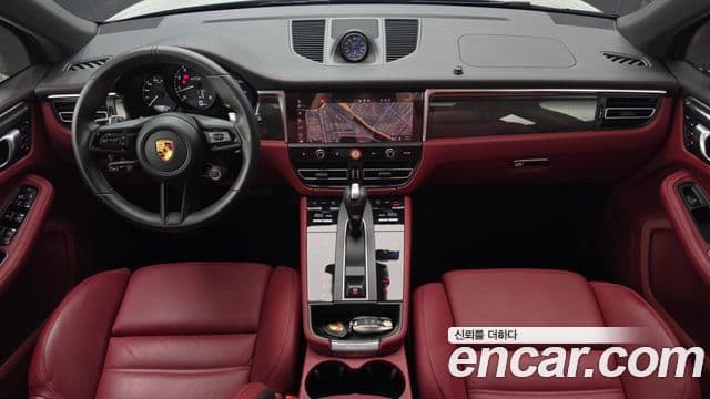 Porsche Macan 2022 — ფოტო 7/20