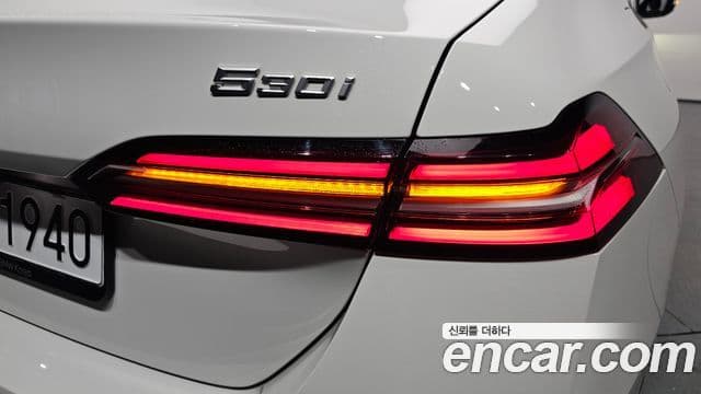 BMW 5 Series 2025 — Photo 19/34