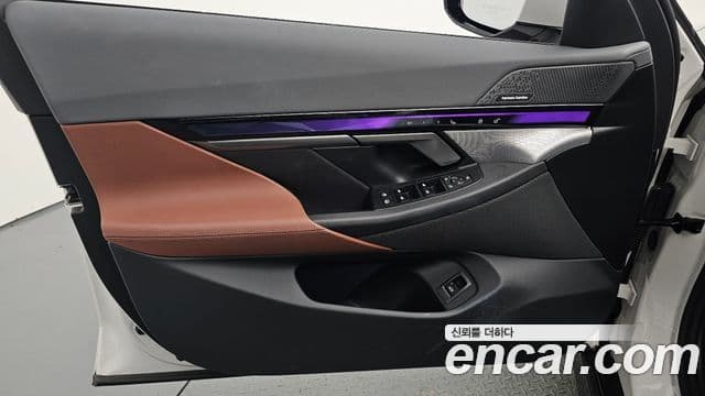 BMW 5 Series 2025 — Photo 15/34