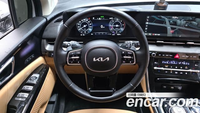 Kia Carnival 2023 — ფოტო 13/20