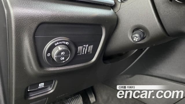 Jeep Grand Cherokee 2021 — Photo 3/38