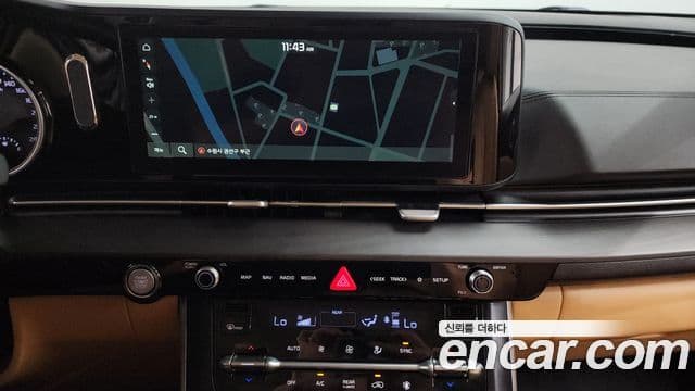Kia Carnival 2021 — фото 12 из 20