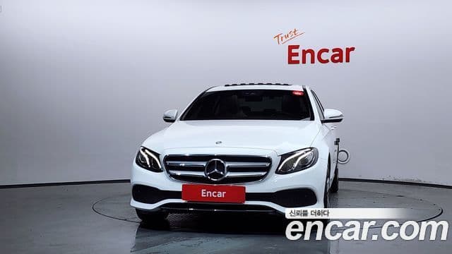 Mercedes-Benz E-Class 2018 — Фото 3/20