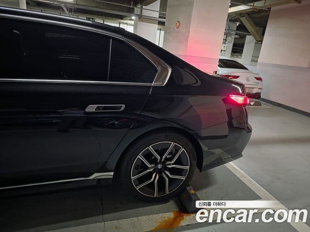 BMW 7 Series 2025 — ფოტო 6/20