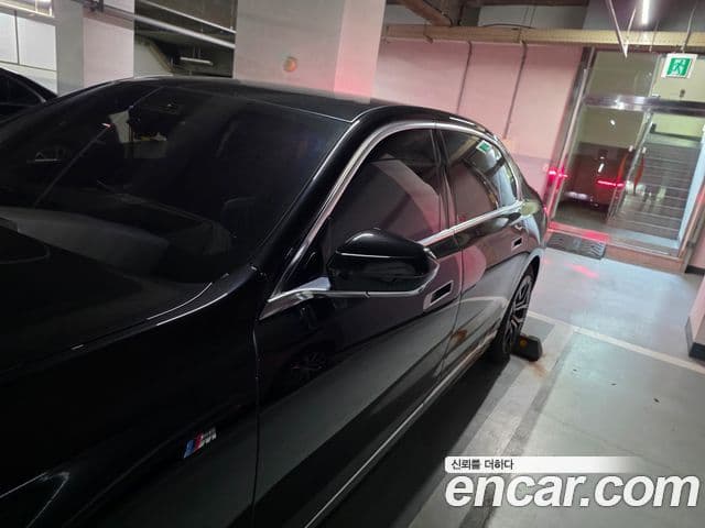BMW 7 Series 2025 — ფოტო 7/20