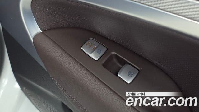 Genesis G70 2023 — Şəkil 19/20