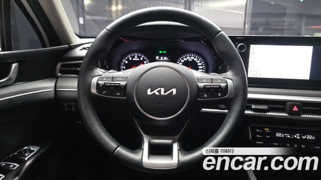 Kia K5 2023 — Şəkil 13/20