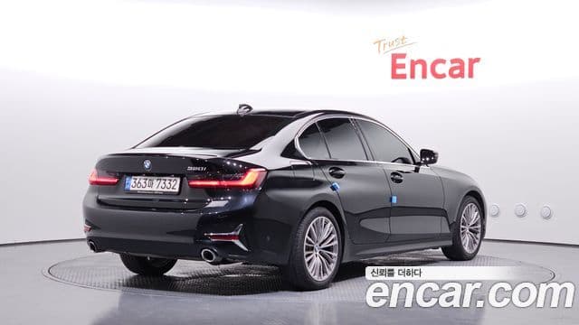 BMW 3 Series 2022 — ფოტო 2/20