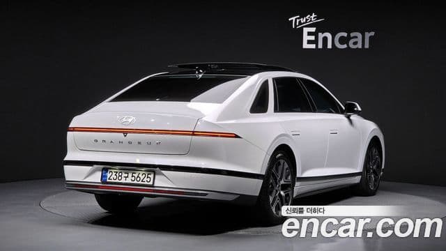 Hyundai Grandeur 2023 — Şəkil 2/20