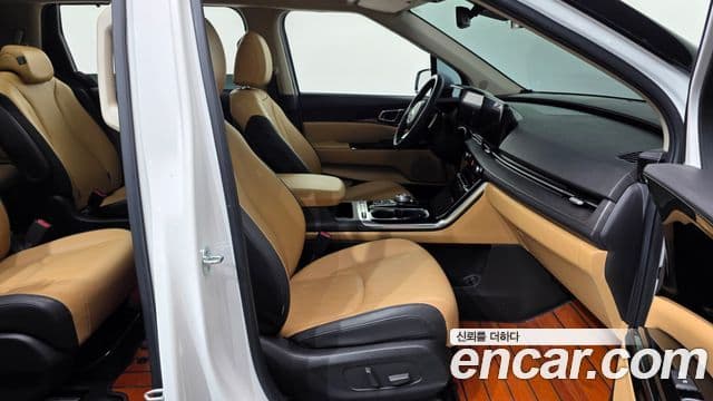 Kia Carnival 2021 — ფოტო 11/20
