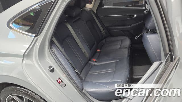 Hyundai Sonata 2021 — ფოტო 11/20