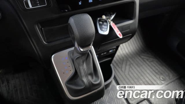 Hyundai Staria 2023 — Şəkil 9/20