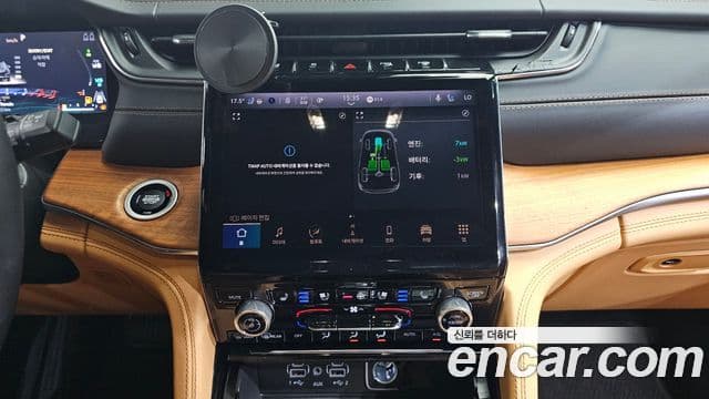 Jeep Grand Cherokee 2023 — ფოტო 12/20