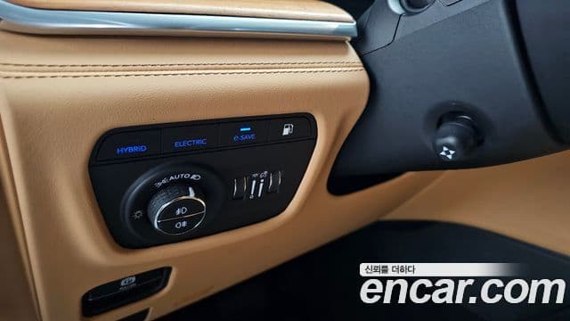 Jeep Grand Cherokee 2023 — ფოტო 19/20