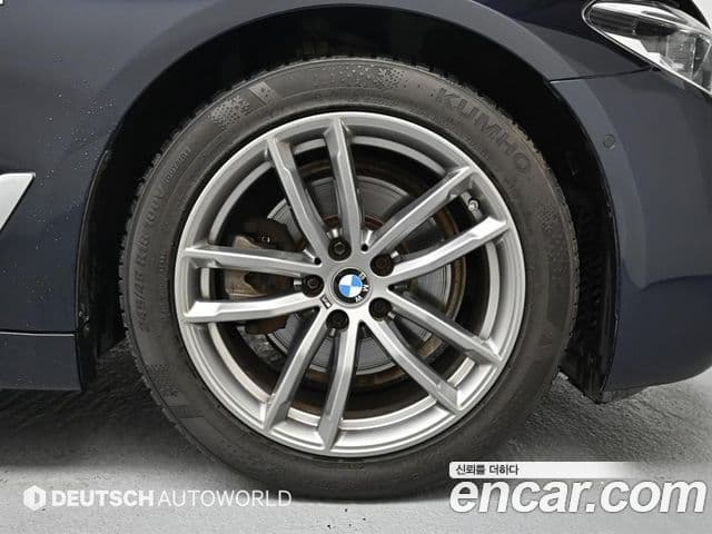 BMW 5 Series 2020 — ფოტო 5/20