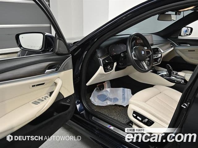 BMW 5 Series 2020 — ფოტო 11/20