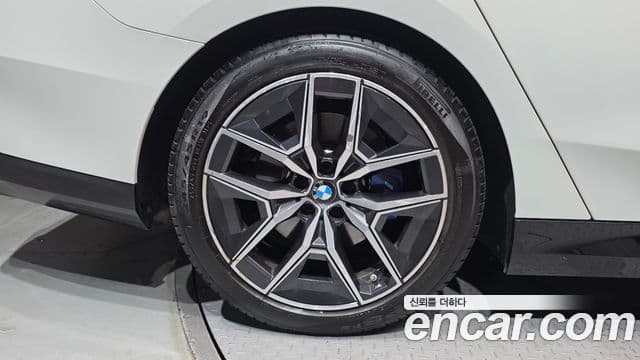 BMW 5 Series 2024 — ფოტო 5/20