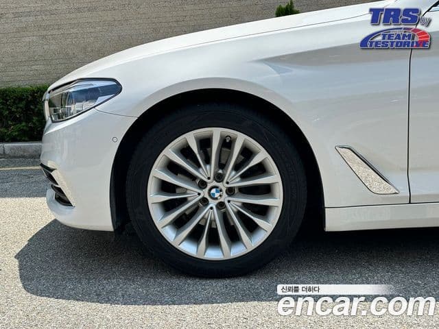 BMW 5 Series 2018 — ფოტო 5/10