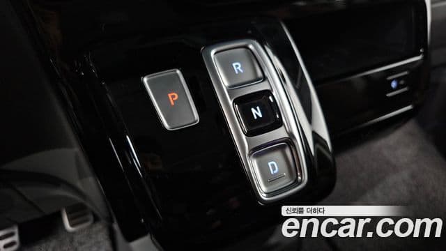 Hyundai Staria 2025 — ფოტო 9/20
