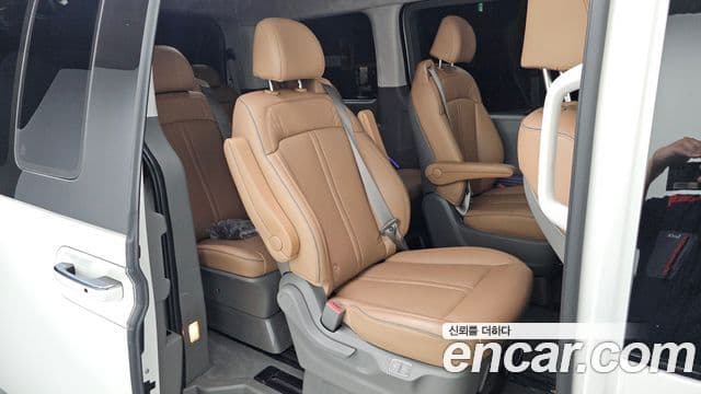Hyundai Staria 2025 — ფოტო 11/20