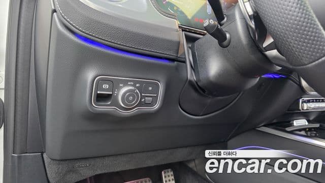 Mercedes-Benz G-Class 2025 — Photo 25/31