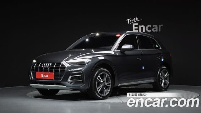 Audi Q5 2021 — Фото 1/20