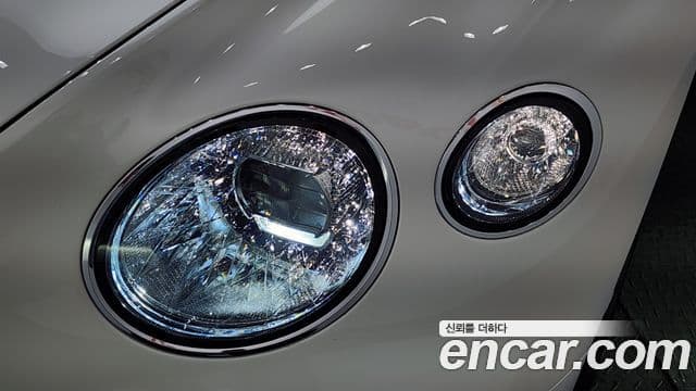 Bentley Continental GT 2021 — Photo 17/32