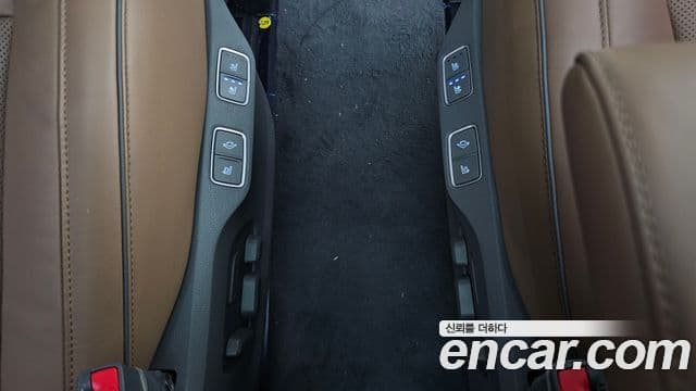 Hyundai Staria 2023 — ფოტო 18/20