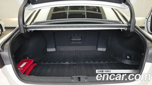 Lexus ES300h 2025 — фото 20 из 20