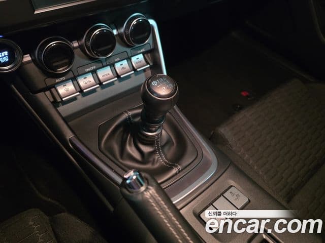 Toyota GR86 2024 — Şəkil 8/17