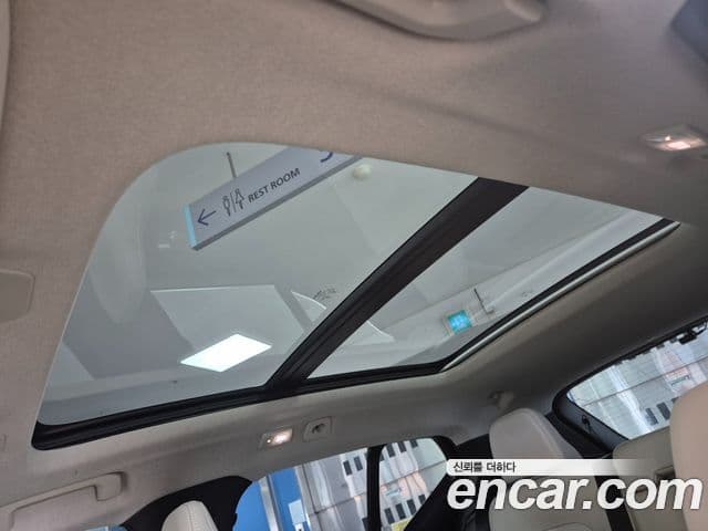 Volvo XC40 2025 — ფოტო 15/20