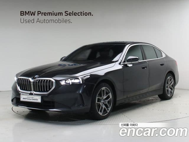 BMW 5 Series 2023 — ფოტო 10/20