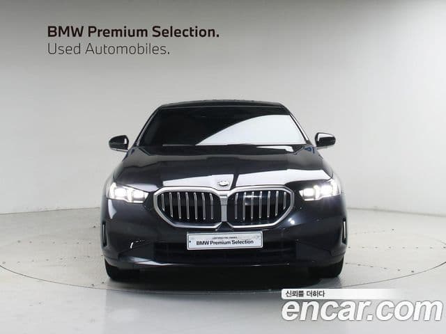 BMW 5 Series 2023 — ფოტო 1/20