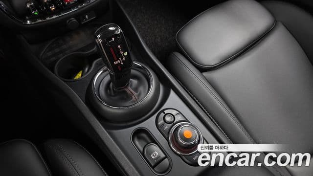 Mini Cooper S Clubman 2020 — Şəkil 7/20