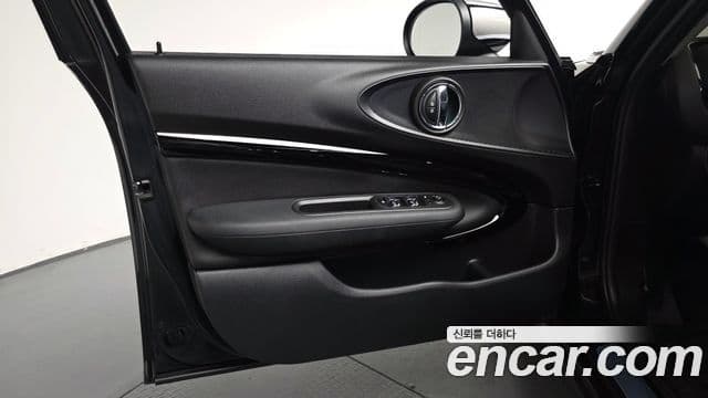 Mini Cooper Clubman 2023 — Photo 30/30