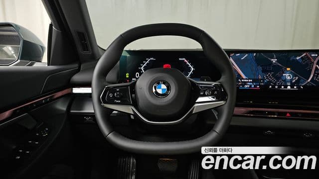 BMW 5 Series 2025 — фото 13 из 20