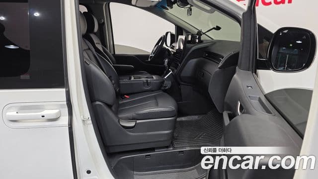 Hyundai Staria 2024 — ფოტო 11/20
