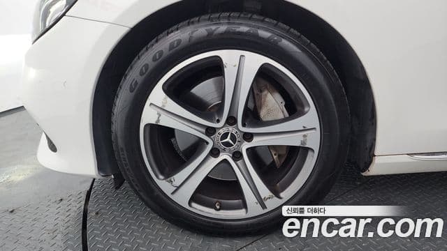 Mercedes-Benz E-Class 2018 — Şəkil 7/20