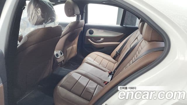 Mercedes-Benz E-Class 2018 — ფოტო 12/20
